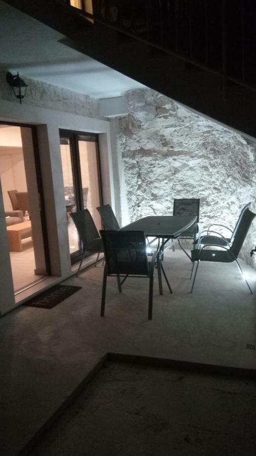 Apartment Rika Omiš Exterior foto